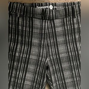 Beautiful Betabrand black and white sassy pants